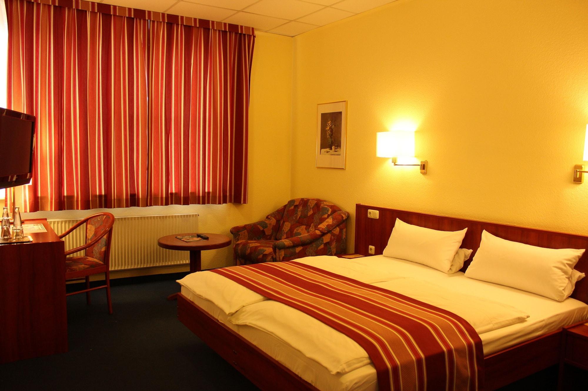 Cabo Nonsmoking-Hotel Hamburg Bagian luar foto