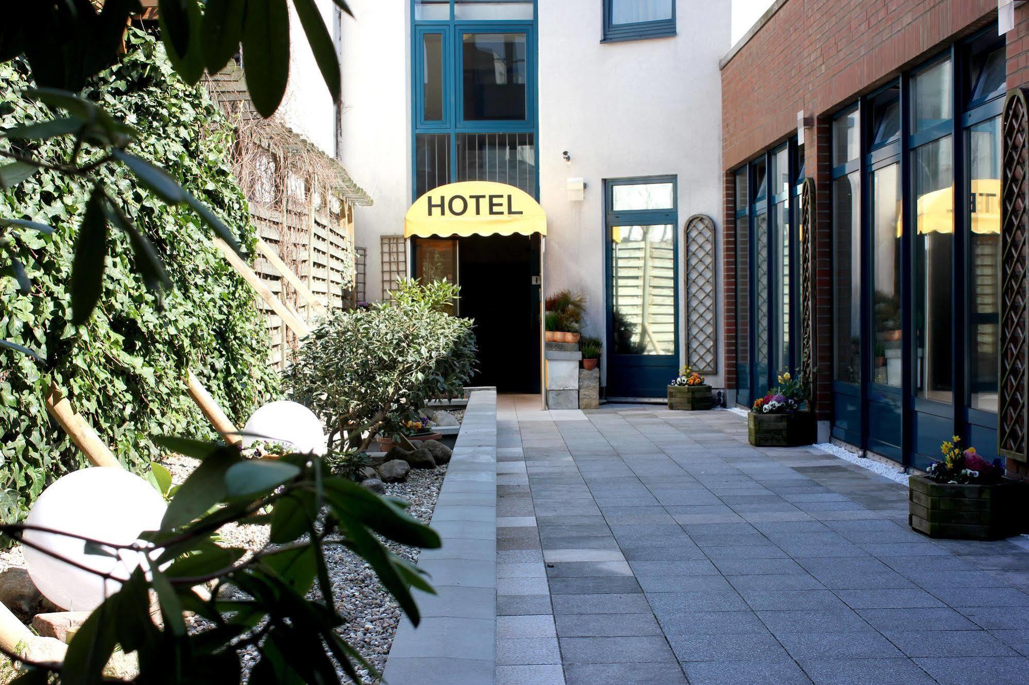 Cabo Nonsmoking-Hotel Hamburg Bagian luar foto