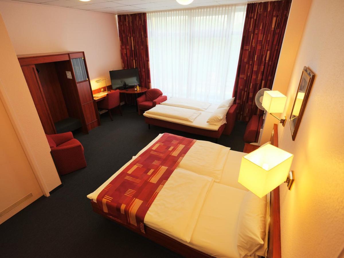 Cabo Nonsmoking-Hotel Hamburg Bagian luar foto