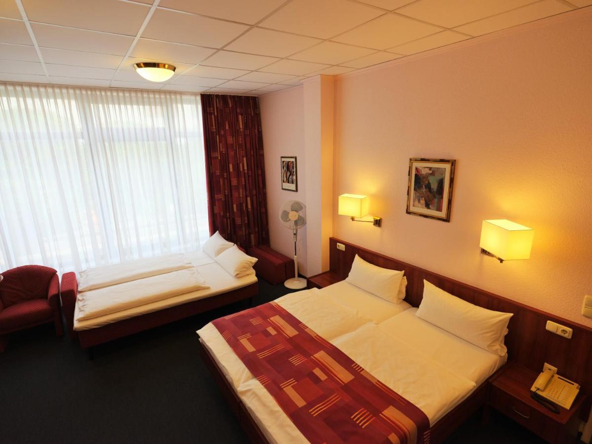 Cabo Nonsmoking-Hotel Hamburg Bagian luar foto