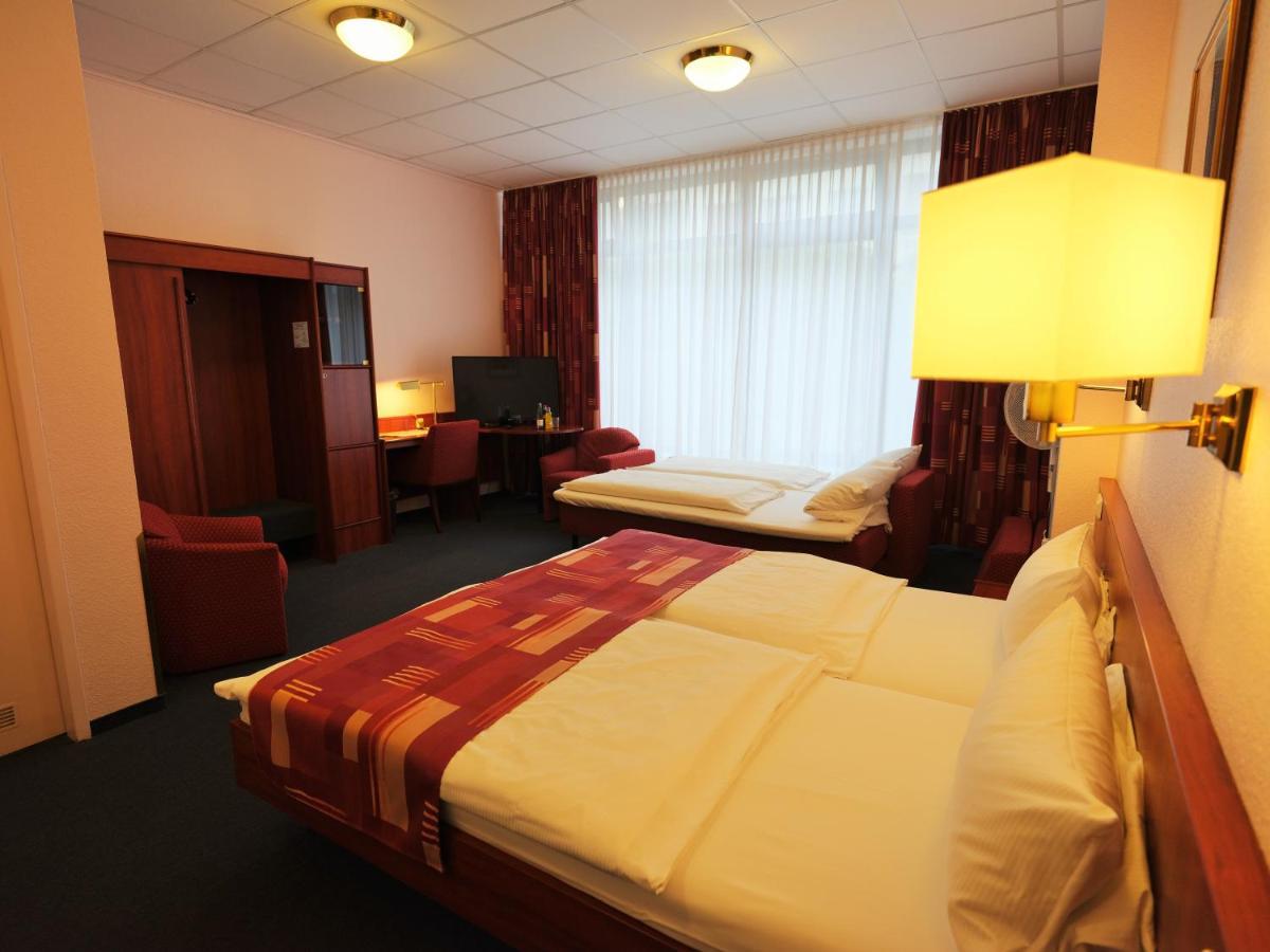 Cabo Nonsmoking-Hotel Hamburg Bagian luar foto