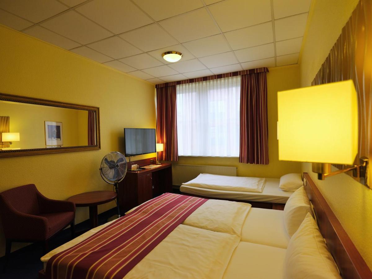 Cabo Nonsmoking-Hotel Hamburg Bagian luar foto